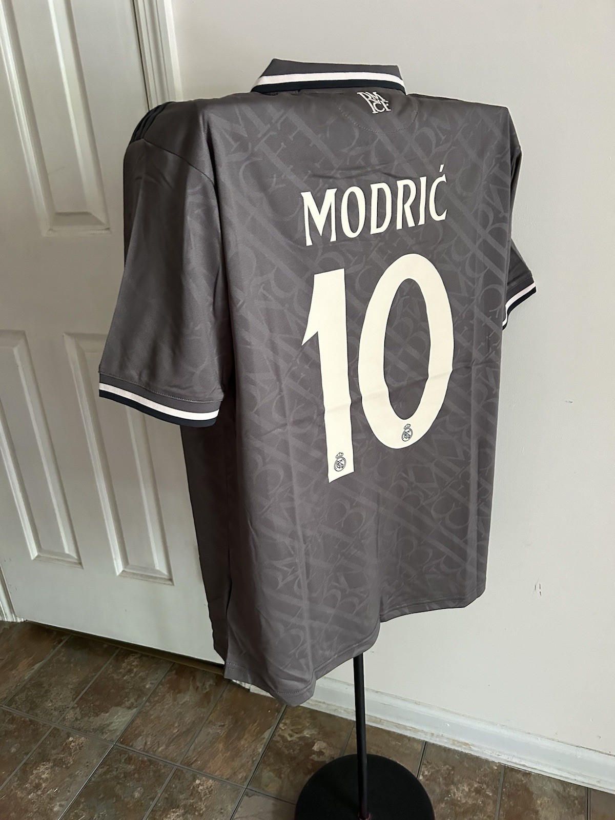 Modric #10 Real Madrid Black Polo Jersey EU XL US Adult Large