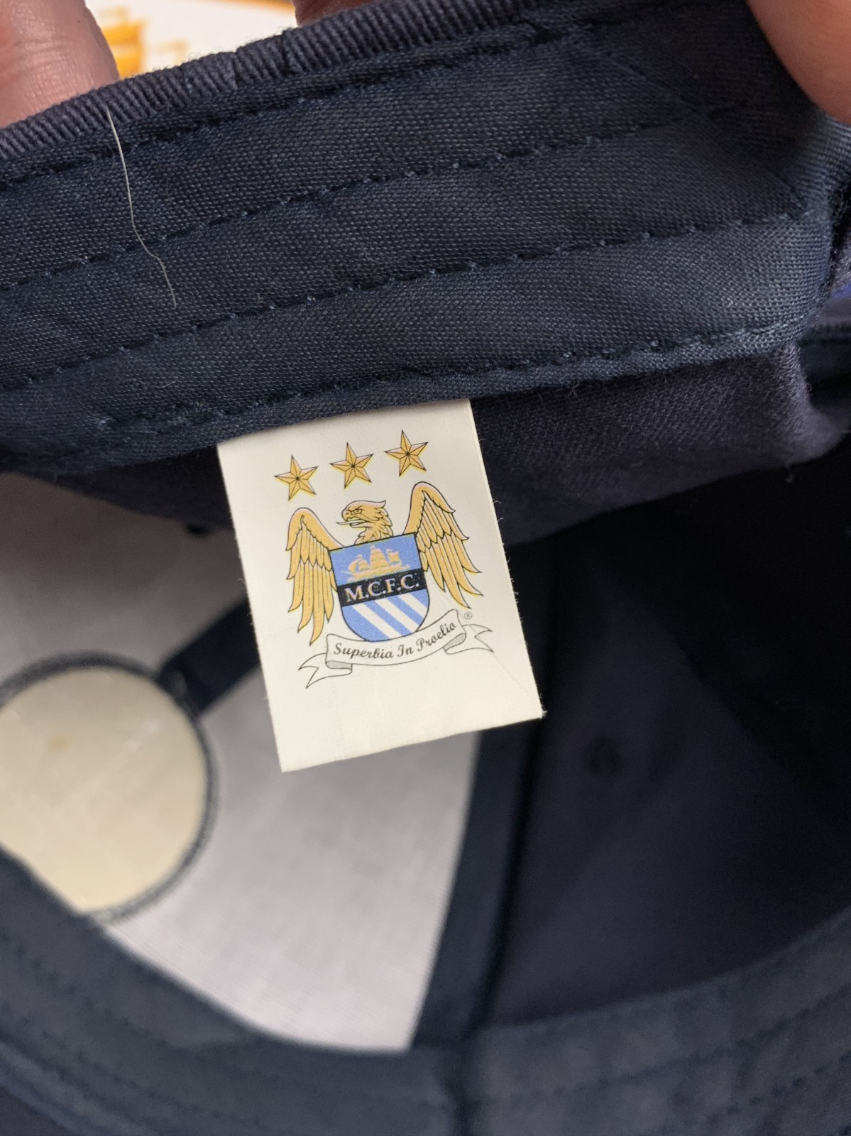 2 in 1 Manchester City Official Soccer Cap + Flag Poster