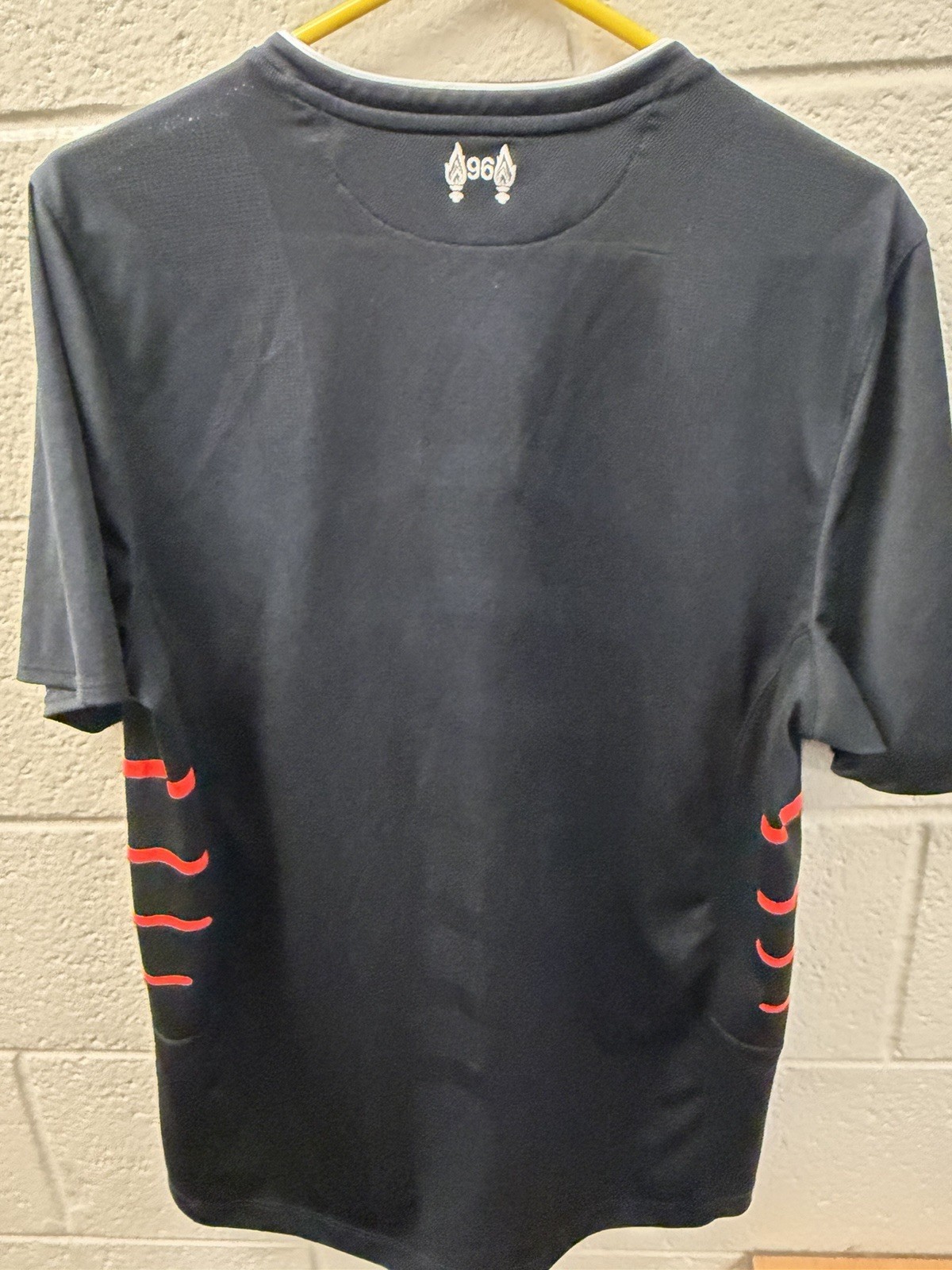Liverpool FC New Balance Black Training Jersey Shirt L Standard Chartered 96