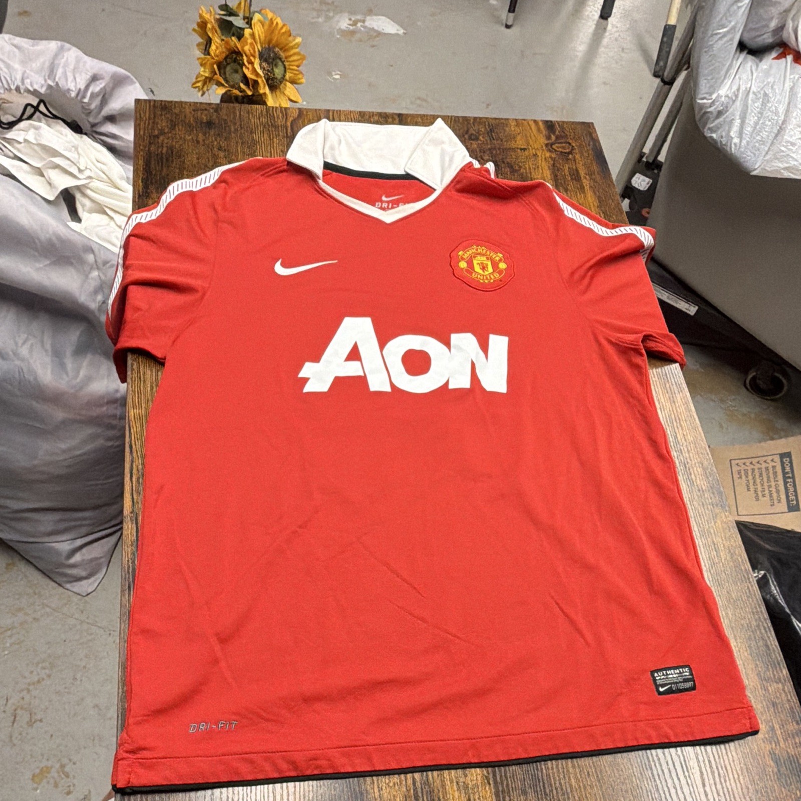 Nike Manchester United Chicharito #14 Dri-FIT Soccer Jersey Red Men’s L