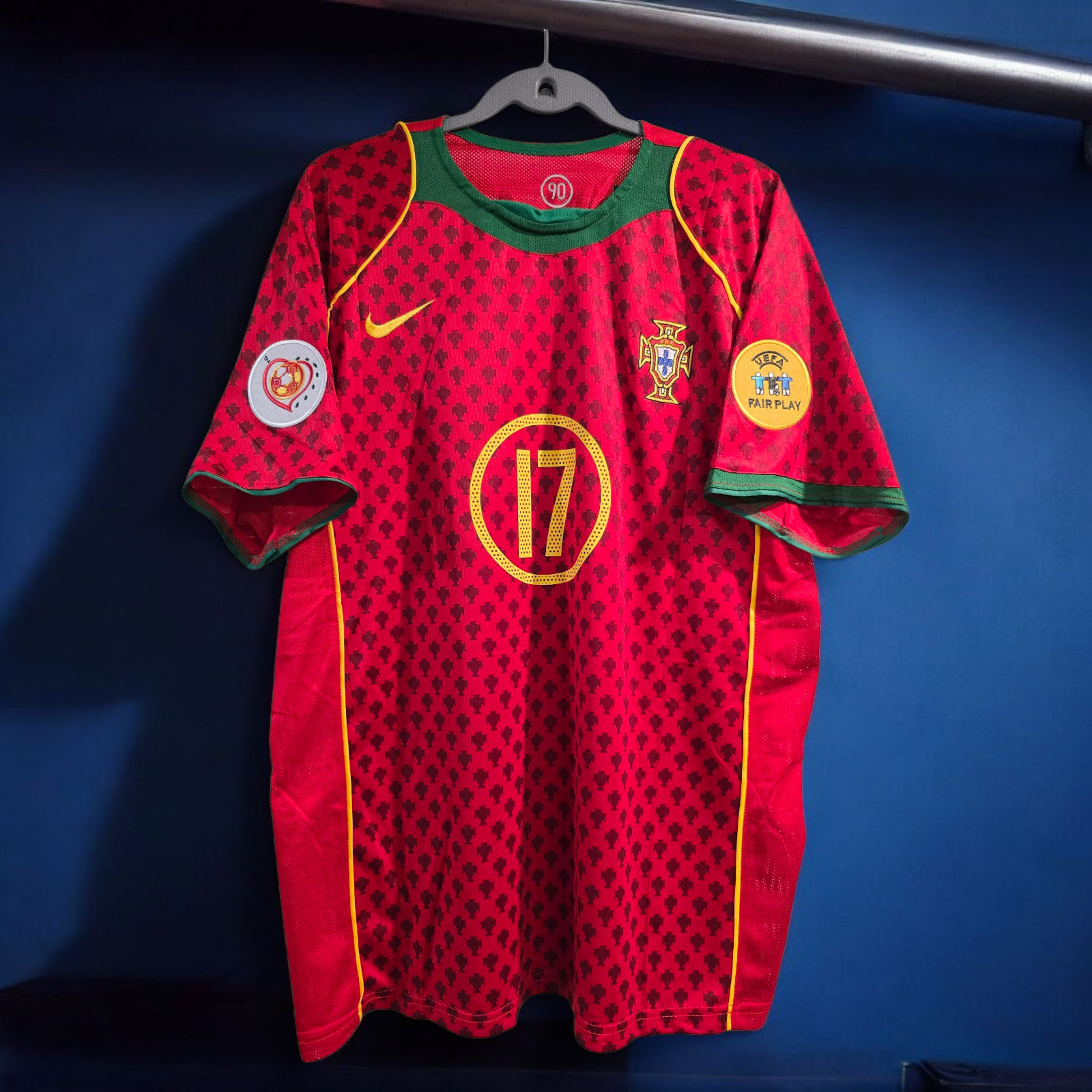 PORTUGAL HOME 2004 – FOOTBALL SOCCER – C. RONALDO # 17 – XL (Run Small) Retro