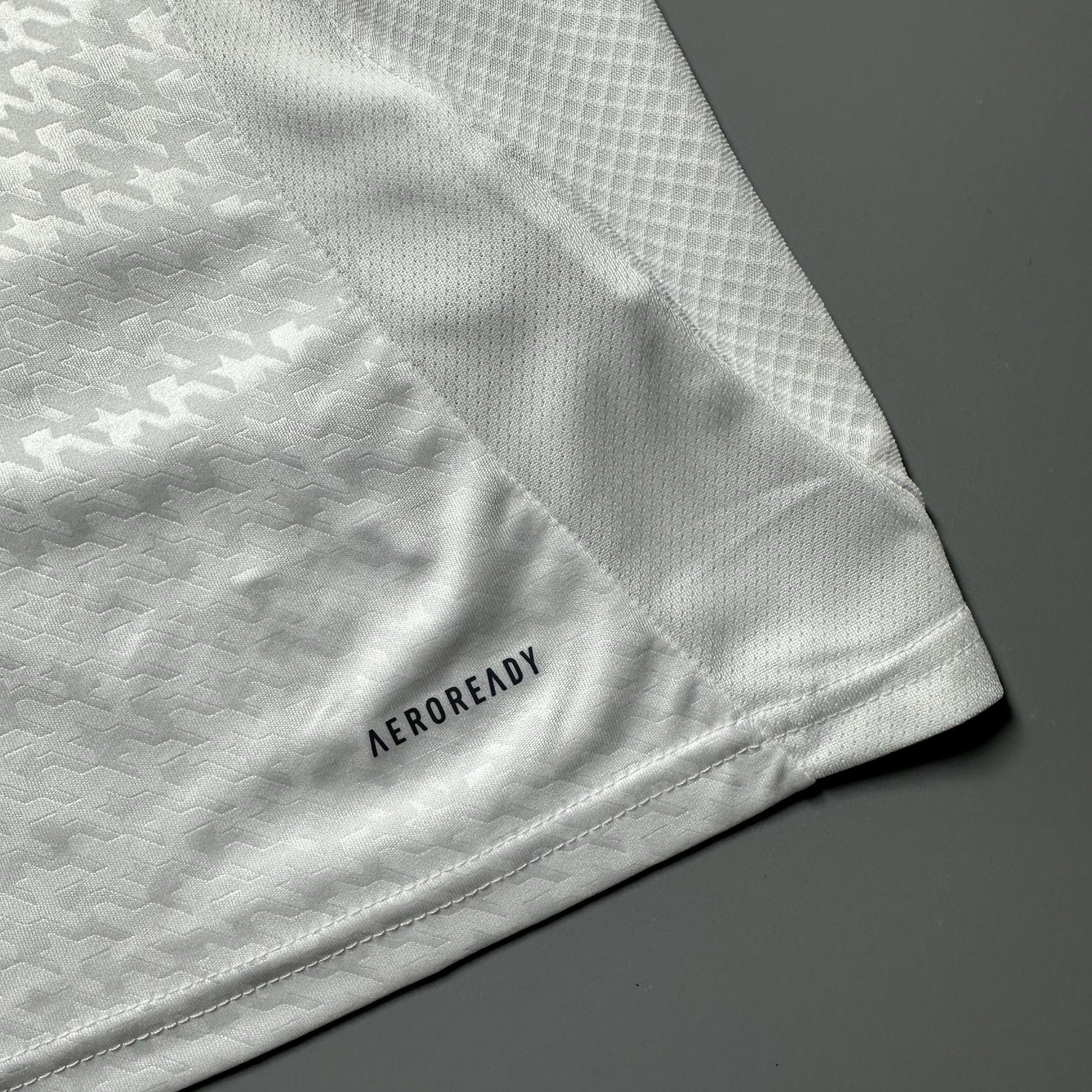 REAL MADRID ADIDAS 2024/2025 FOOTBALL HOME JERSEY #5 BELLINGHAM SIZE “L” IU5011