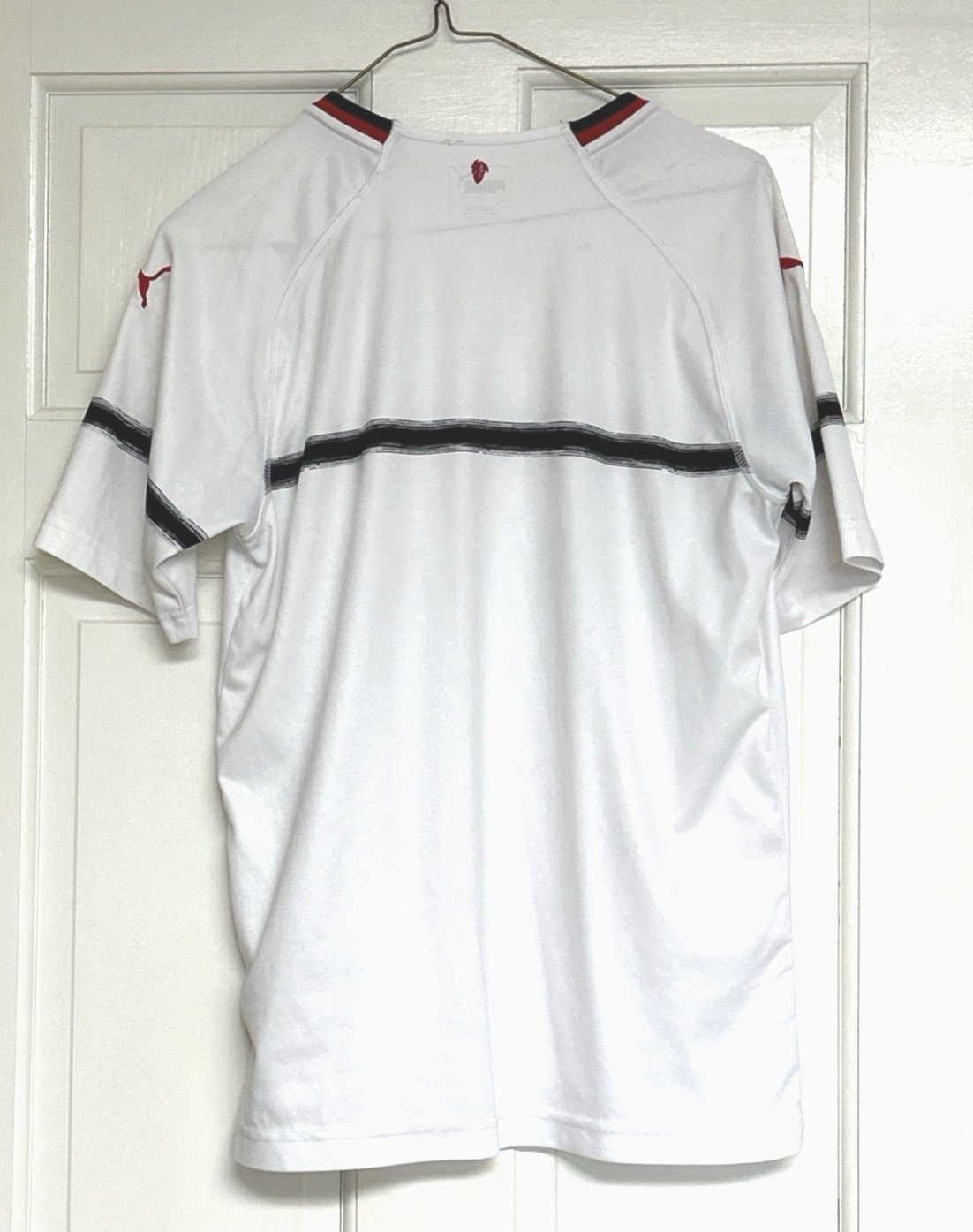 PUMA FLY EMIRATES and ACM Milan Soccer-Football White Jersey Mens Size Small