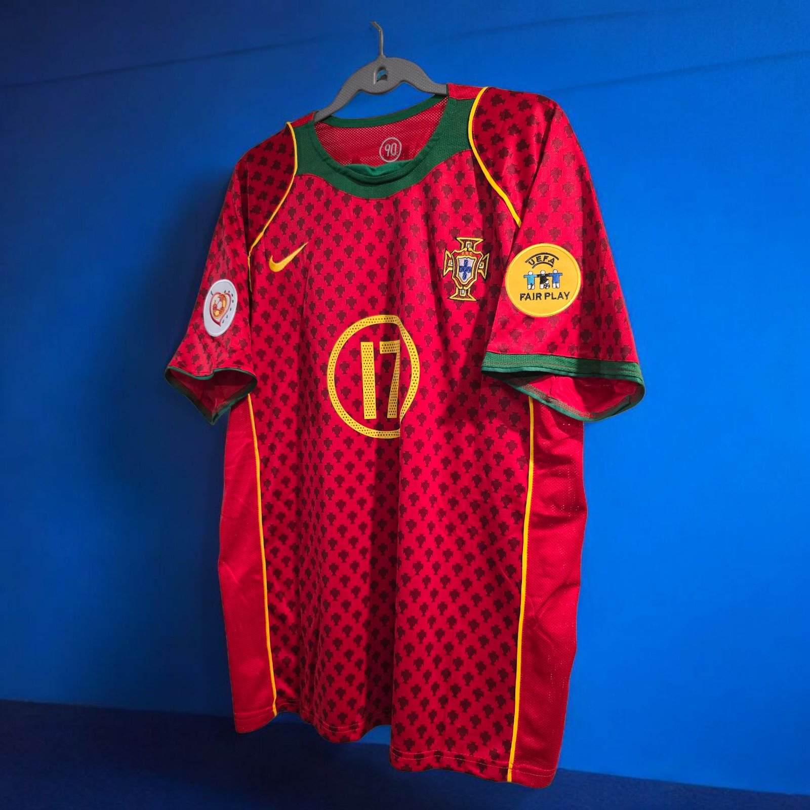 PORTUGAL HOME 2004 – FOOTBALL SOCCER – C. RONALDO # 17 – XL (Run Small) Retro