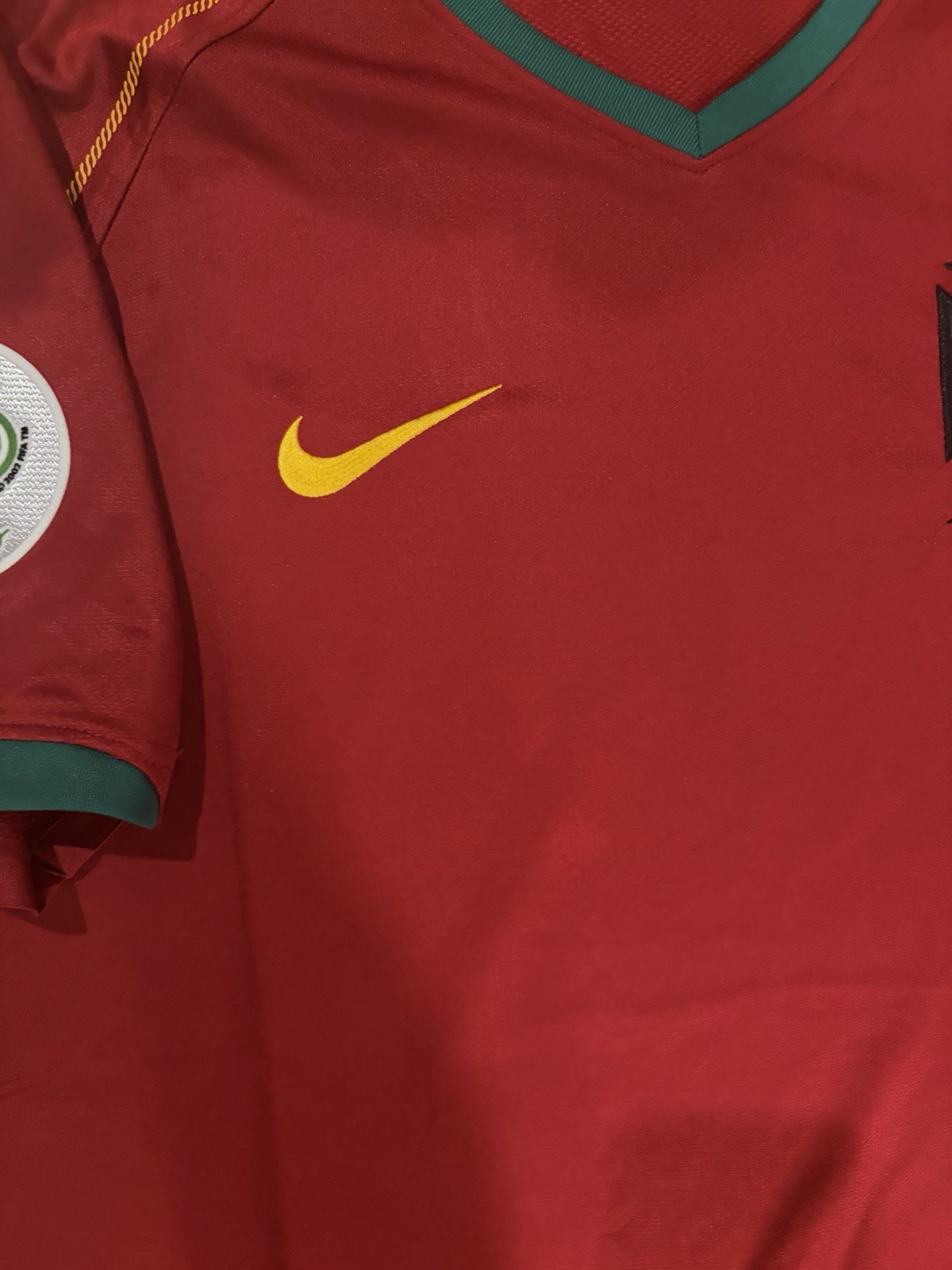 2006 Portugal red football shirt size Extra Large brand new
