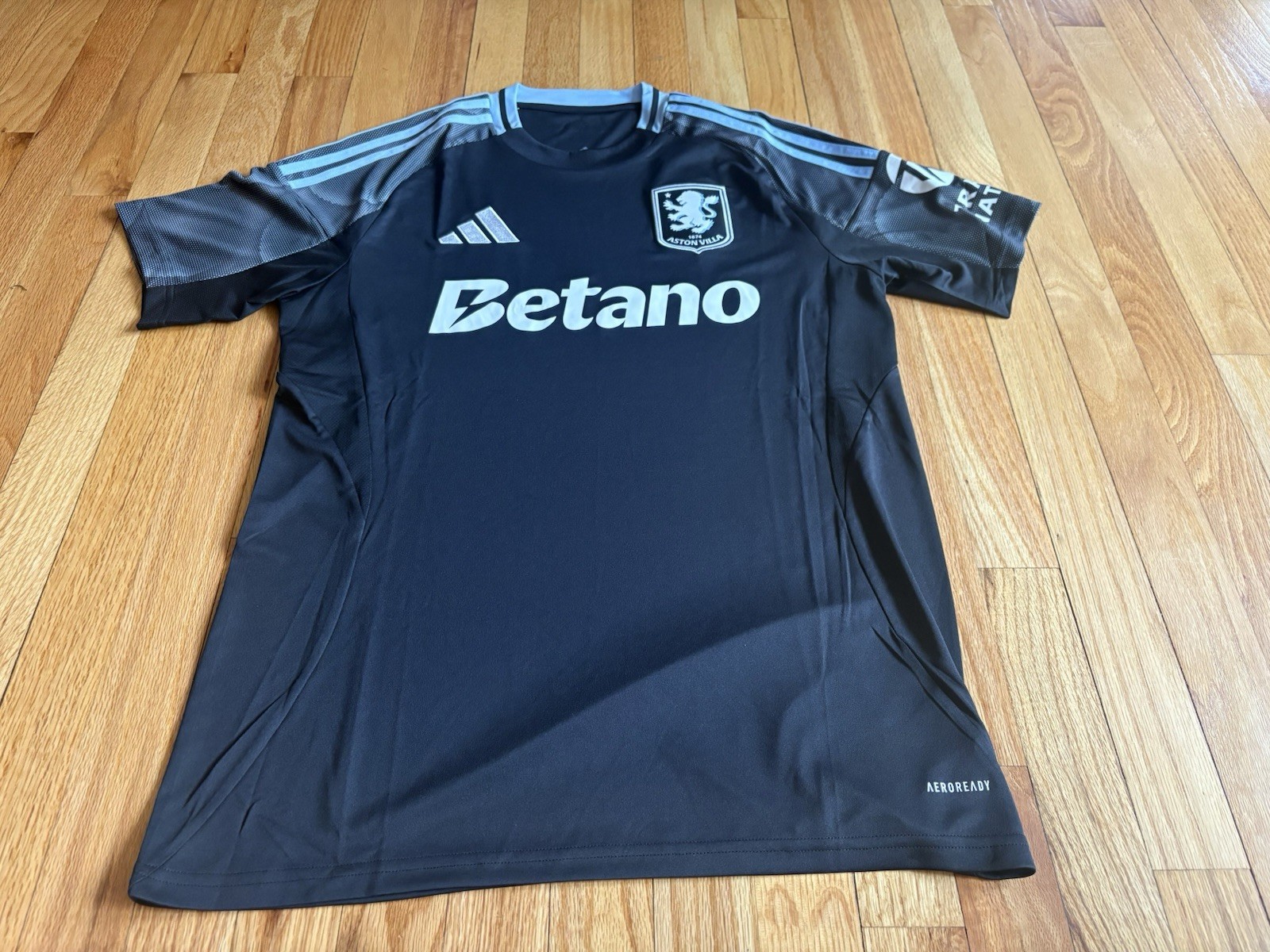 Adidas Aston Villa Soccer Futbol Jersey Men’s Medium Brand new $100 Retail!