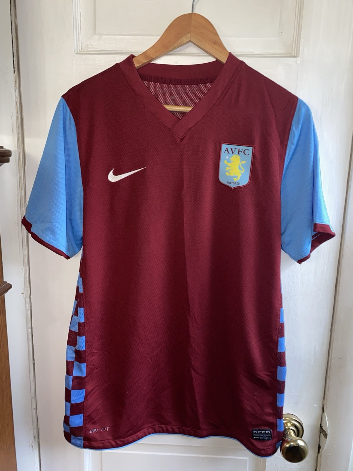 Nike 2010 Aston Villa Jersey (Size Medium)- FREE SHIPPING!!!