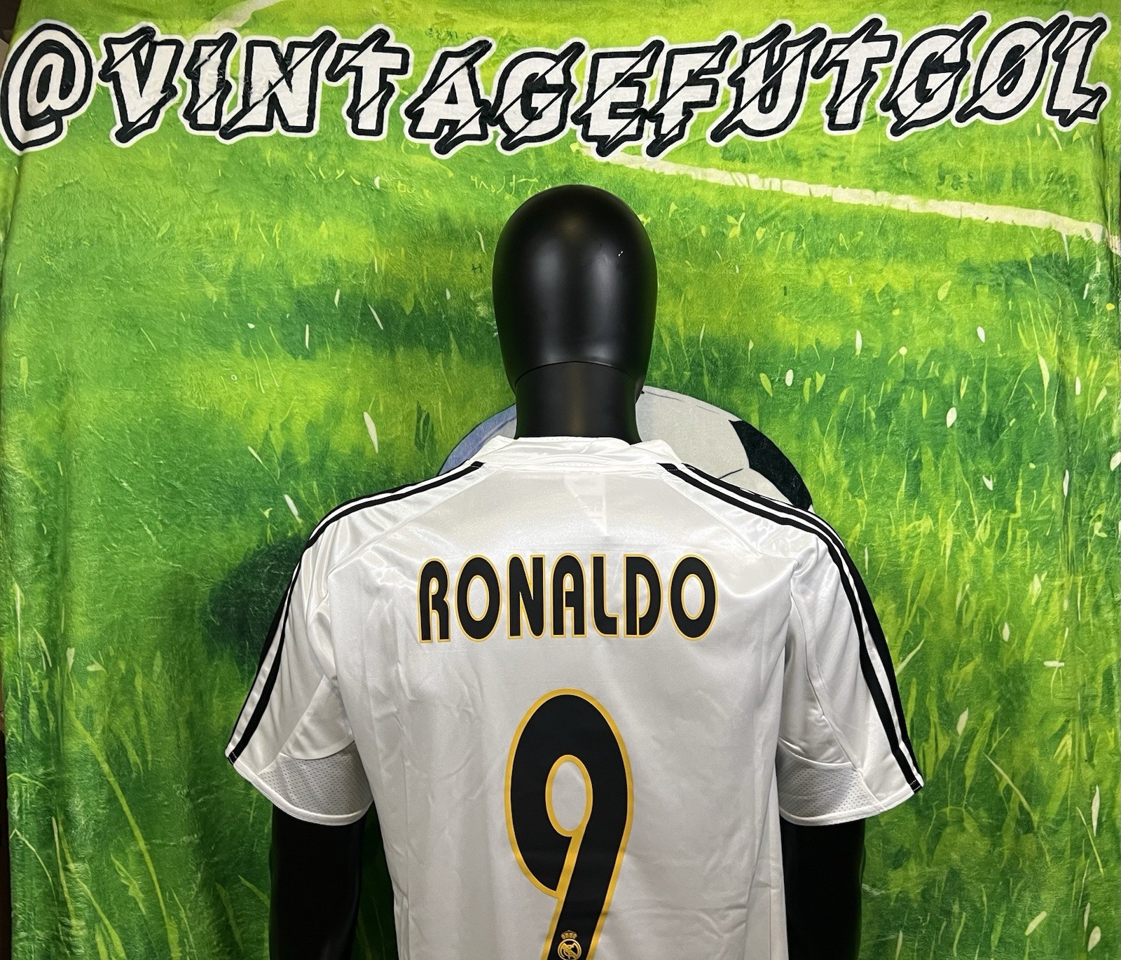 Ronaldo Nazario Real Madrid Retro jersey 2004-2005