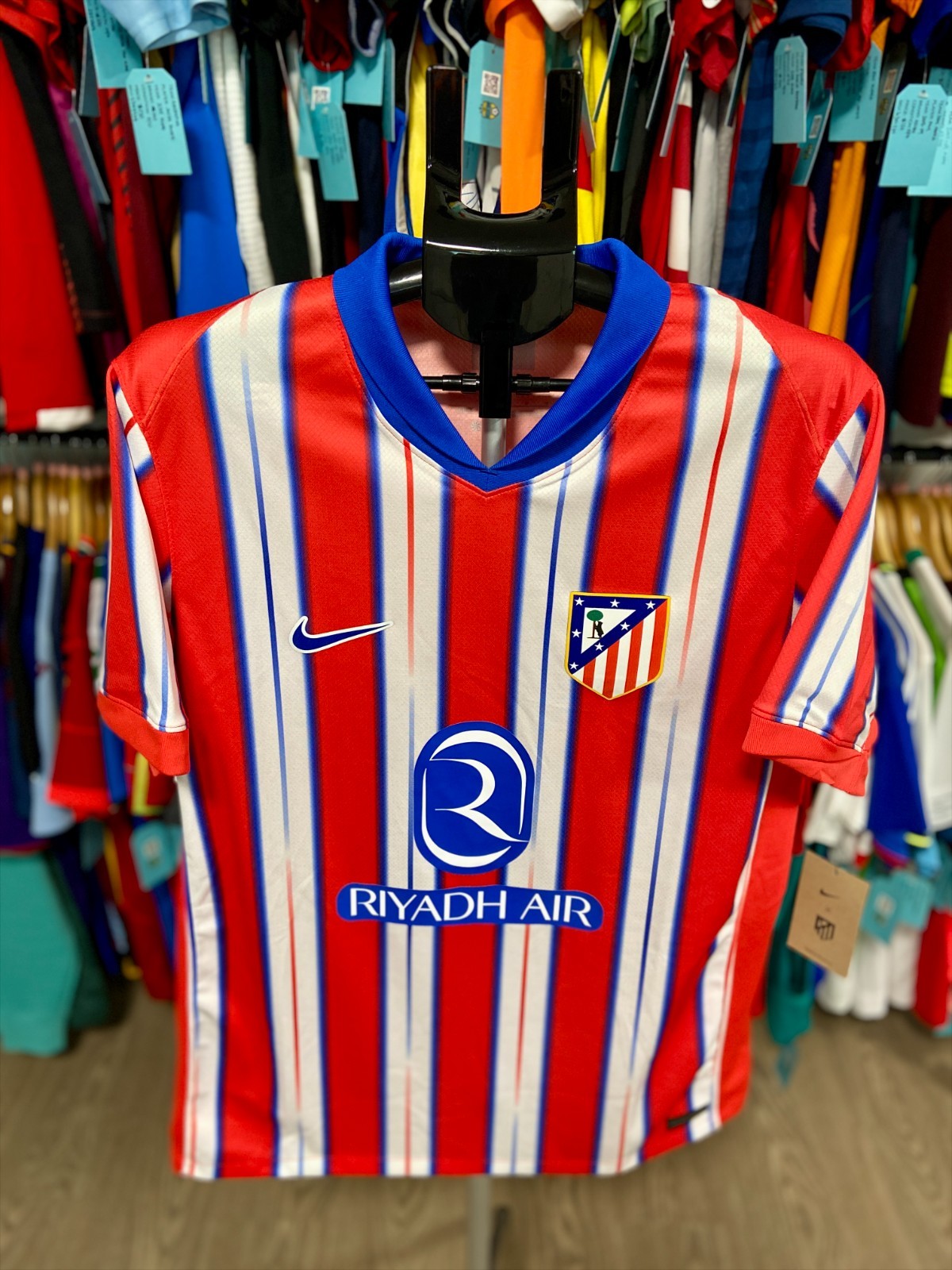 NWT AUTHENTIC Nike Atletico Madrid 2024-25 Player Issue Home Jersey – Men (L)
