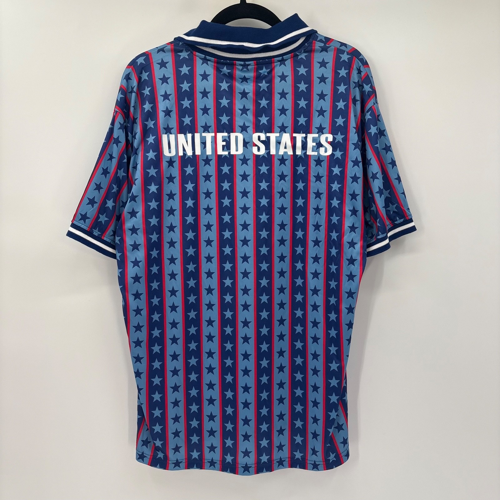 Umbro Mens Size Medium United States Soccer Jersey Shirt Football Logo Crest New