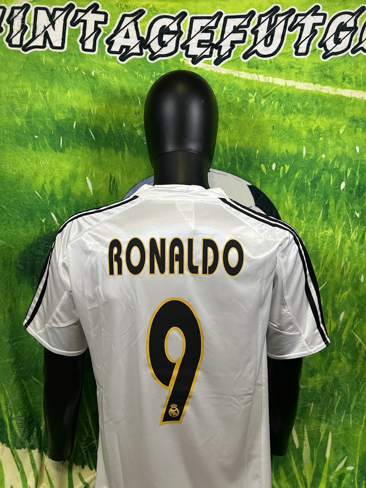 Ronaldo Nazario Real Madrid Retro jersey 2004-2005