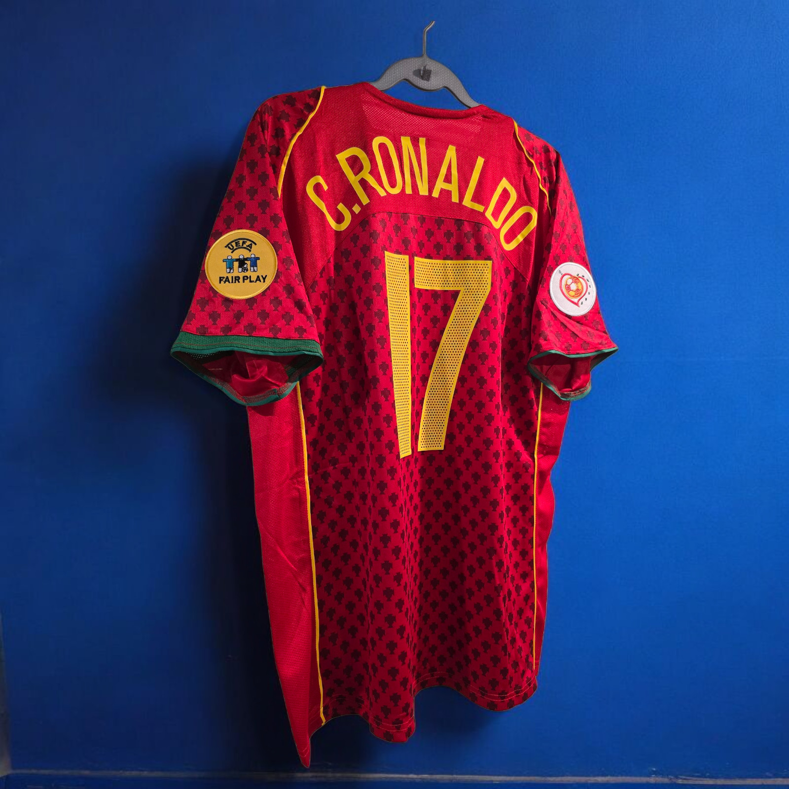 PORTUGAL HOME 2004 – FOOTBALL SOCCER – C. RONALDO # 17 – XL (Run Small) Retro