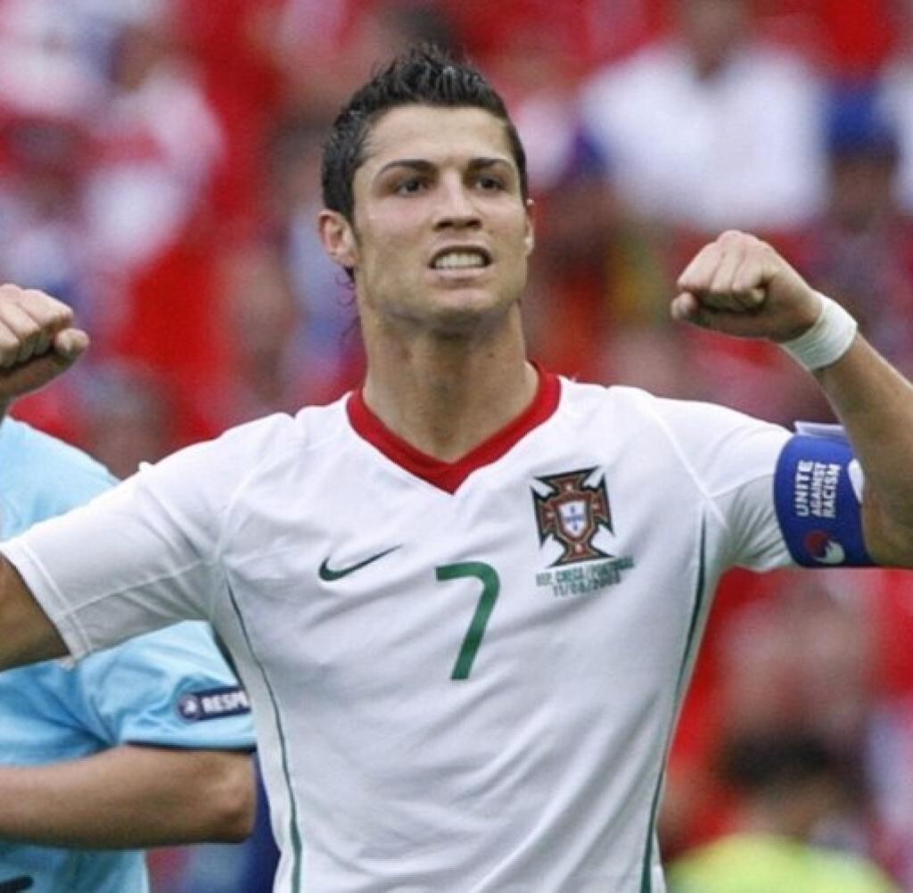 RONALDO #7 MEN’S PORTUGAL vs CZECH 2008/2010 FOOTBALL SOCCER SHIRT JERSEY SIZE L