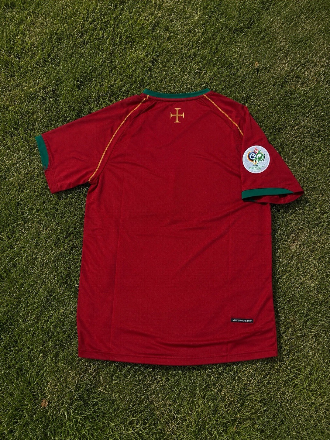 2006 Portugal red football shirt size Extra Large brand new