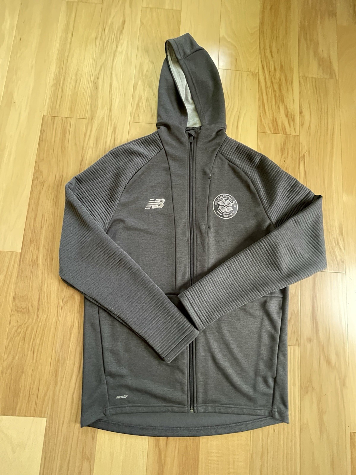 Celtic FC New Balance Walk Out Presentation Full Zip Jacket Gray Size Large