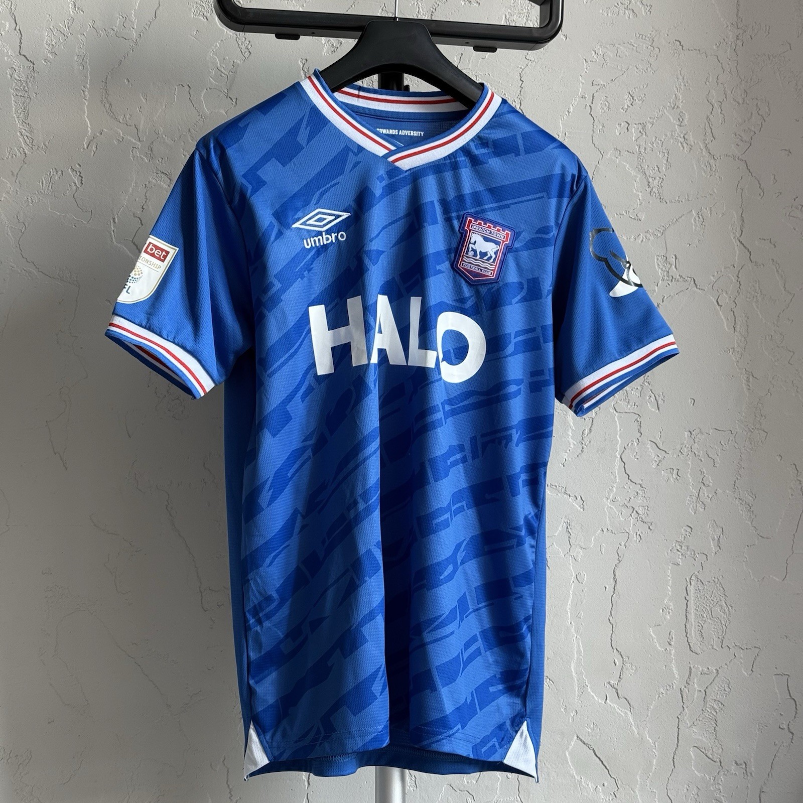 Ipswich Town FC 2025/2025 Umbro Home Football Shirt Soccer Jersey