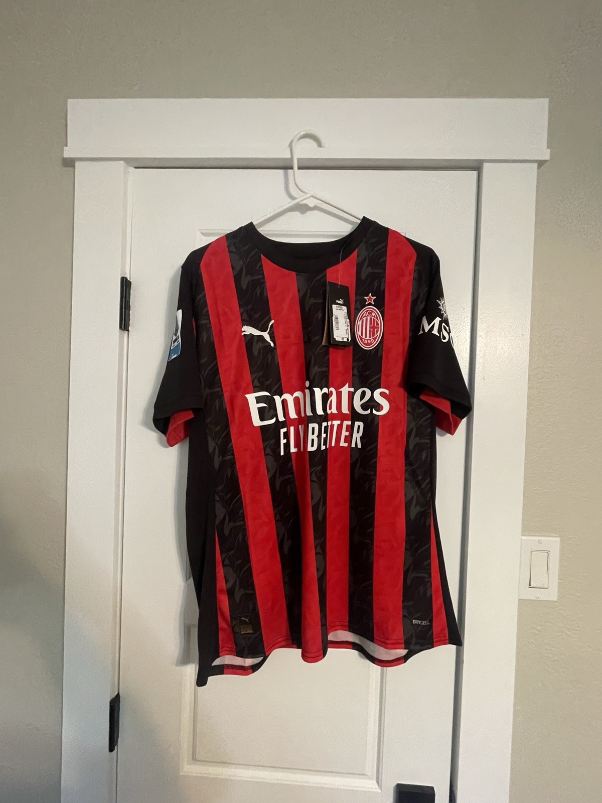 Modric Ac Milan Jersey Home Men’s Large 2025/2026 Puma