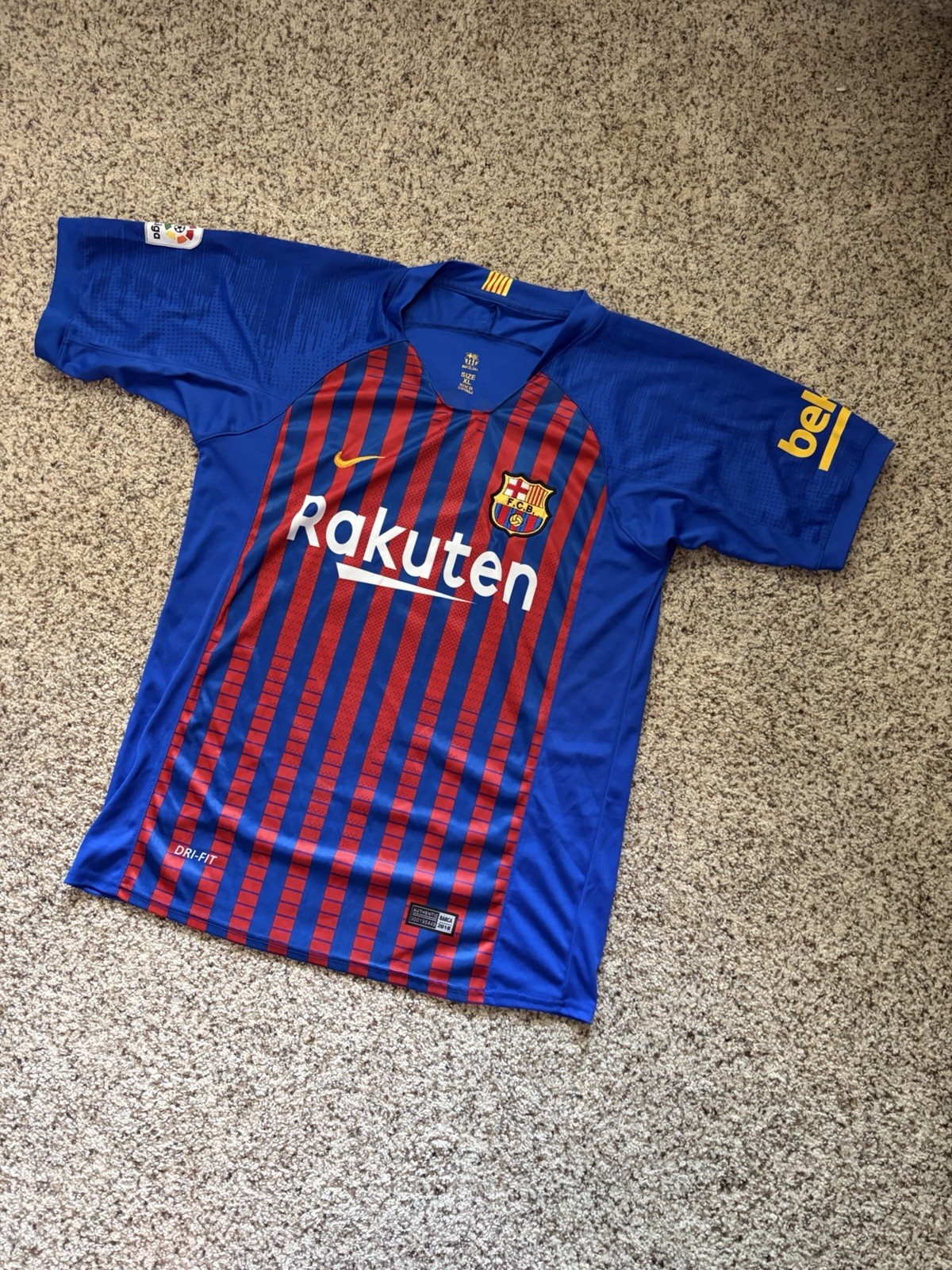 Nike Barcelona Lionel Messi 2018 Home Jersey, size XL