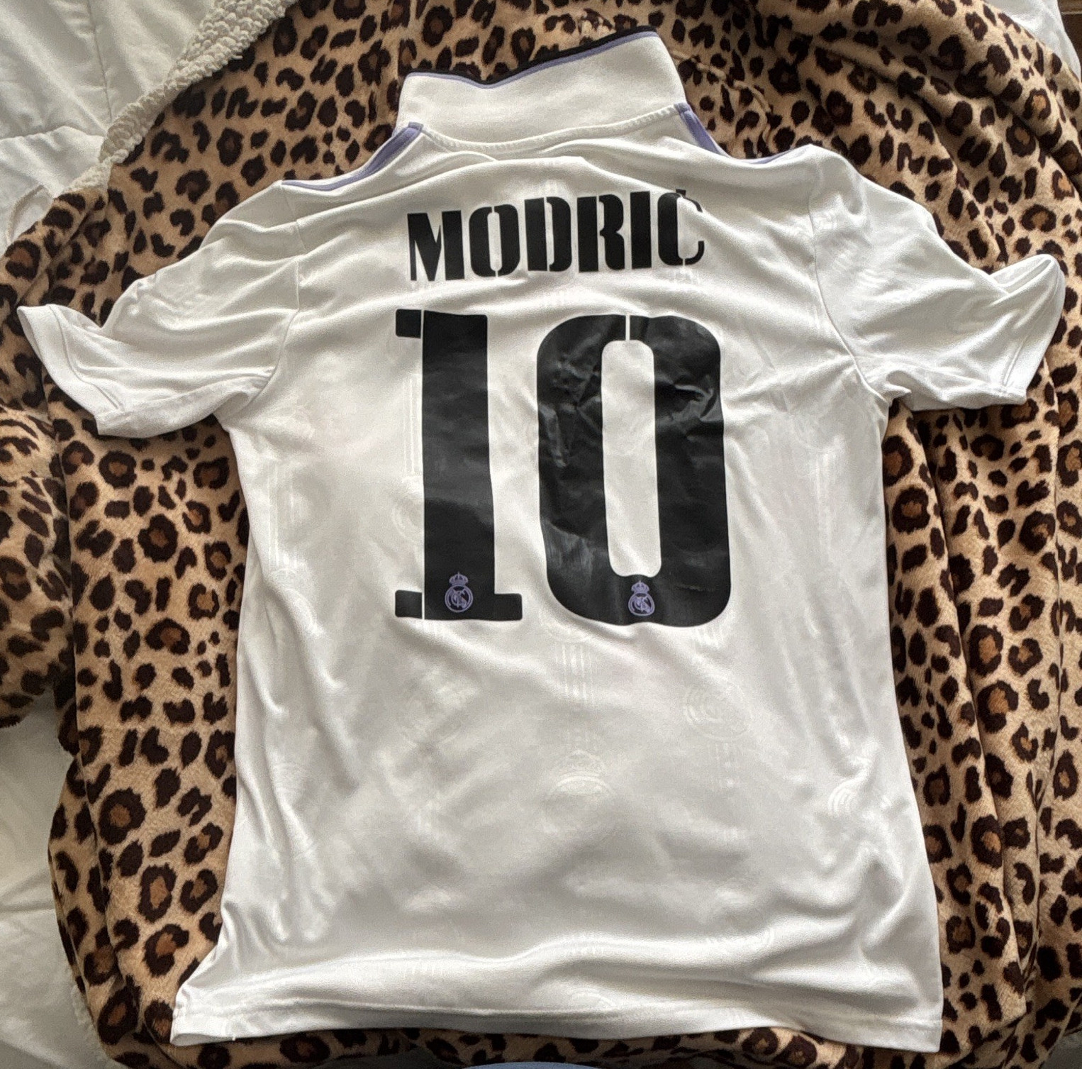 adidas Real Madrid Luka Modric #10 White Soccer Jersey Boys Youth XL