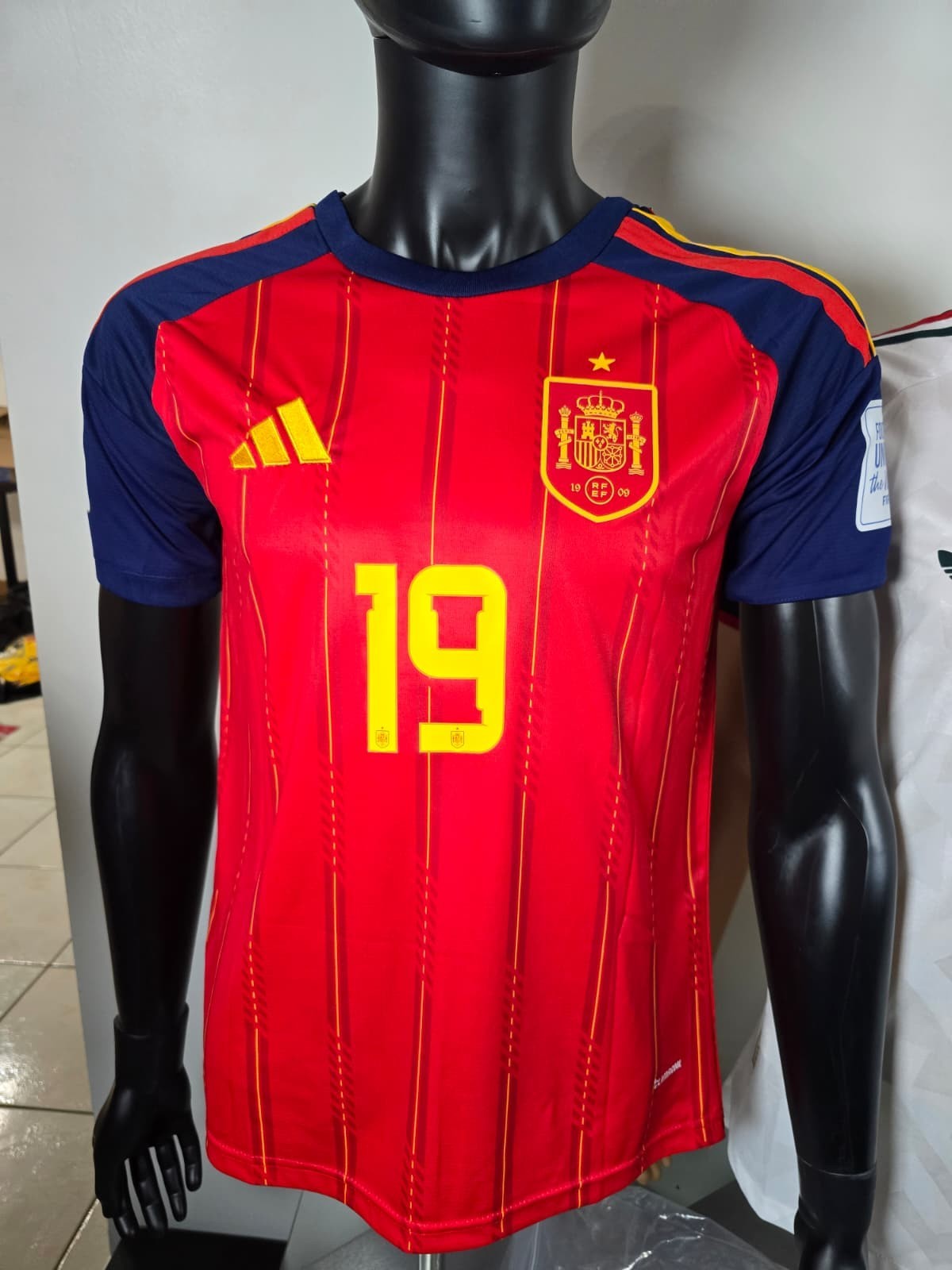 Size 2XL Spain Home Unisex Lamine Yamal Fan Version Jersey 2026 Football Shirt