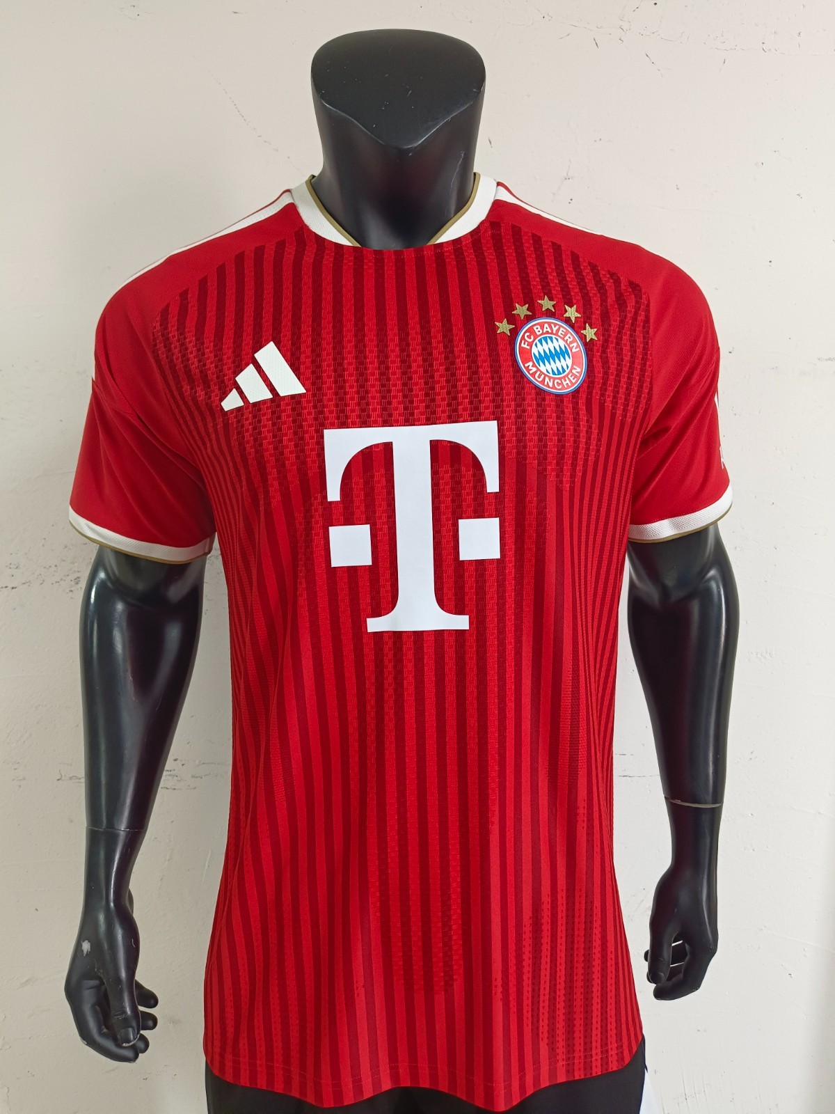 ⚽26-27 FC Bayern Munich Home Shirt Adidas ClimaCool Red White Gold Details