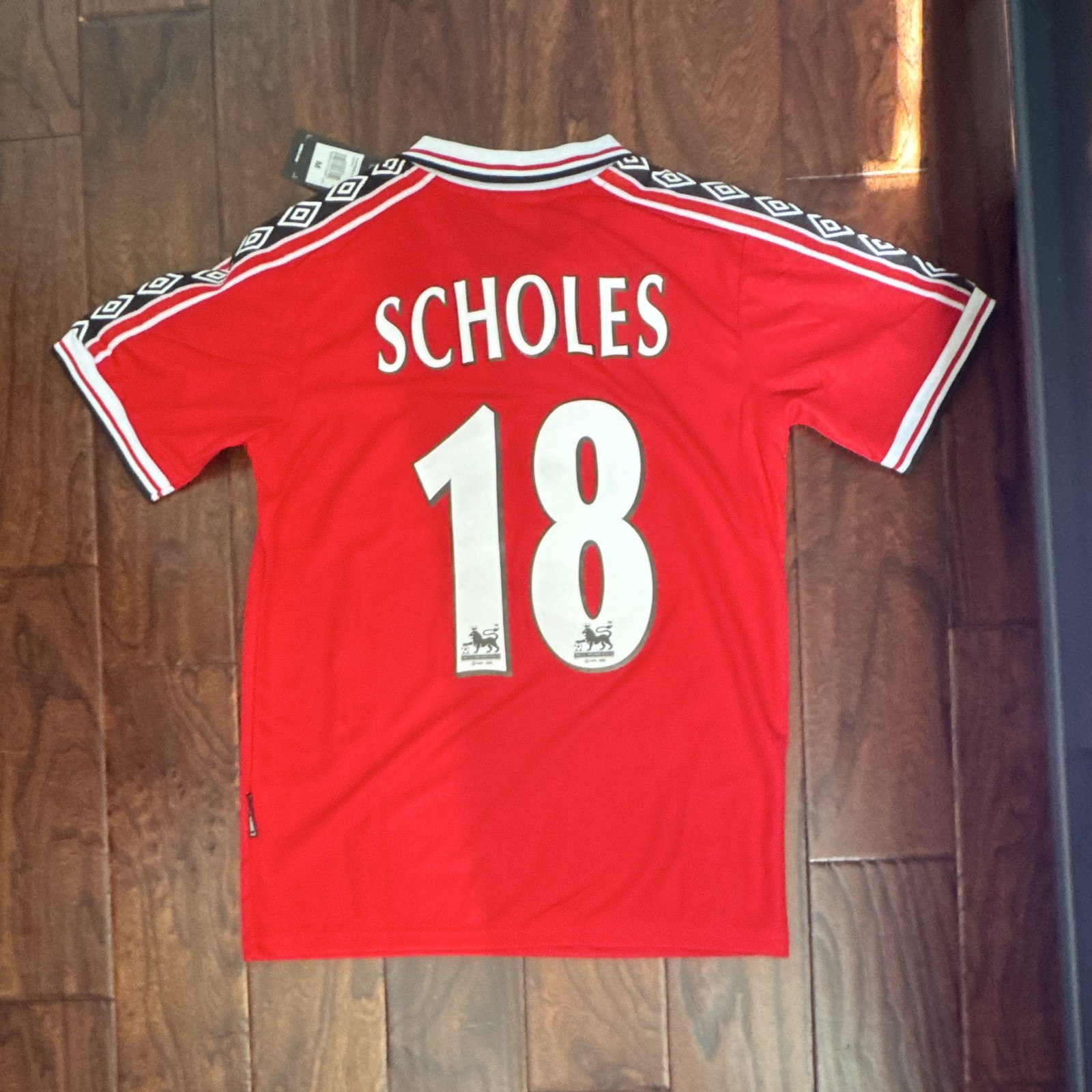 Umbro Manchester United Paul Scholes #18 Men’s Soccer Jersey Red/White/Black