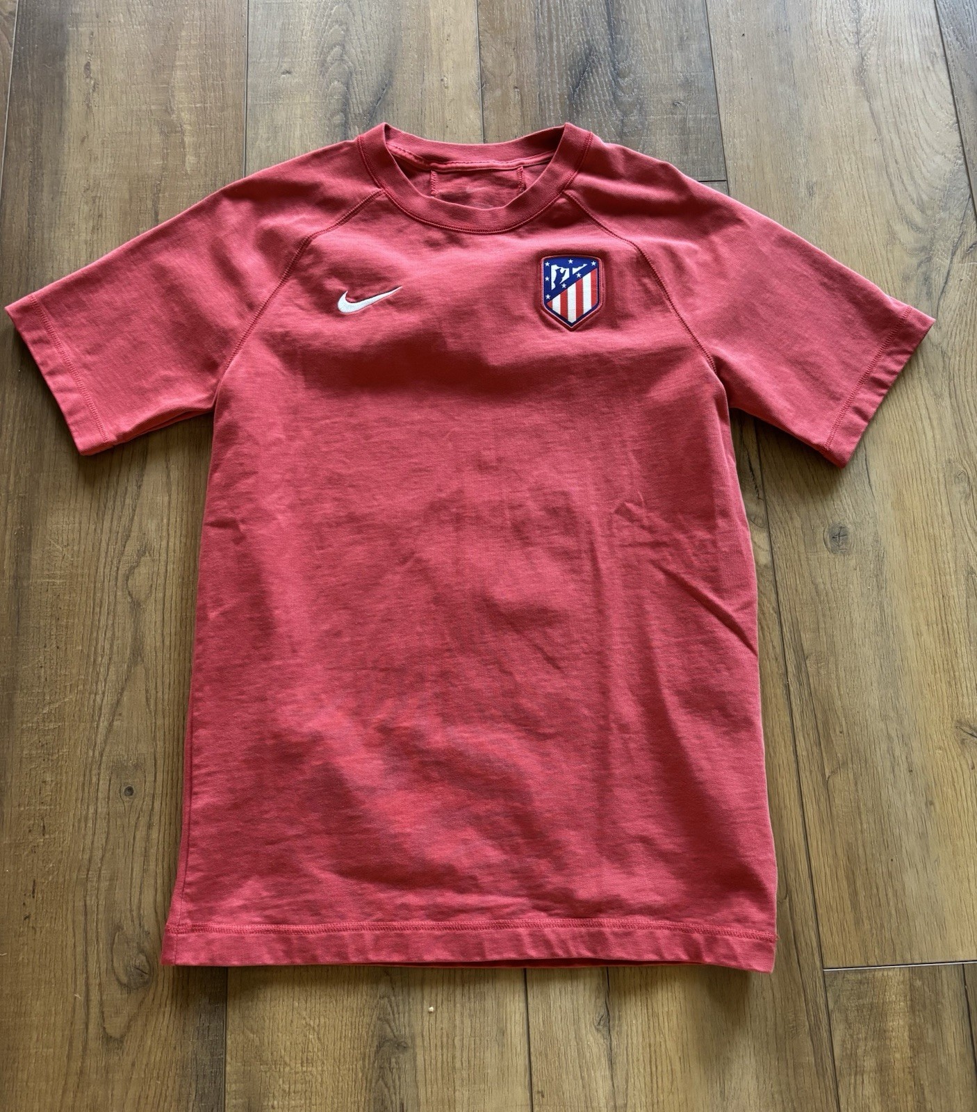 Nike Atletico Madrid 2022-23 Travel T-Shirt Men’s Small Red Cotton DO6264-662