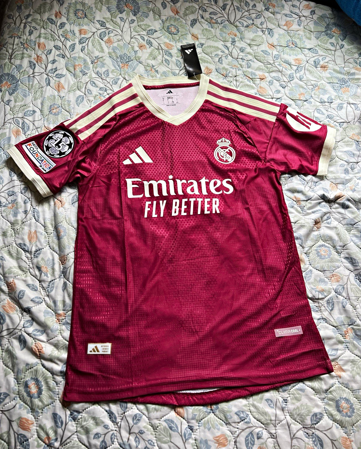 adidas Real Madrid Vini Jr #7 Soccer Jersey Shirt Mens Size L Burgundy Cream