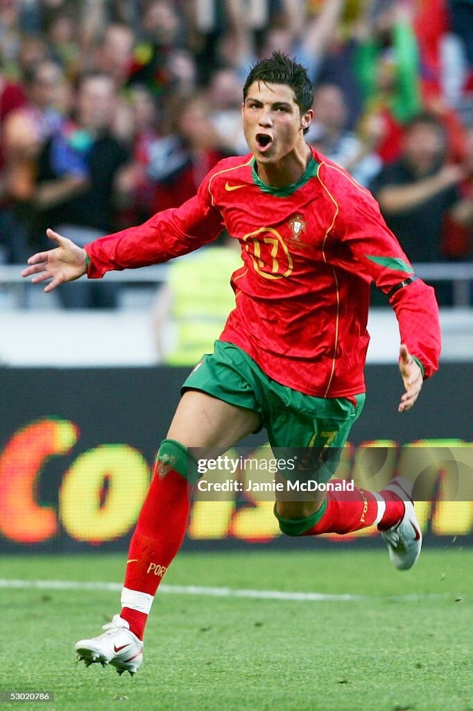 PORTUGAL HOME 2004 – FOOTBALL SOCCER – C. RONALDO # 17 – XL (Run Small) Retro