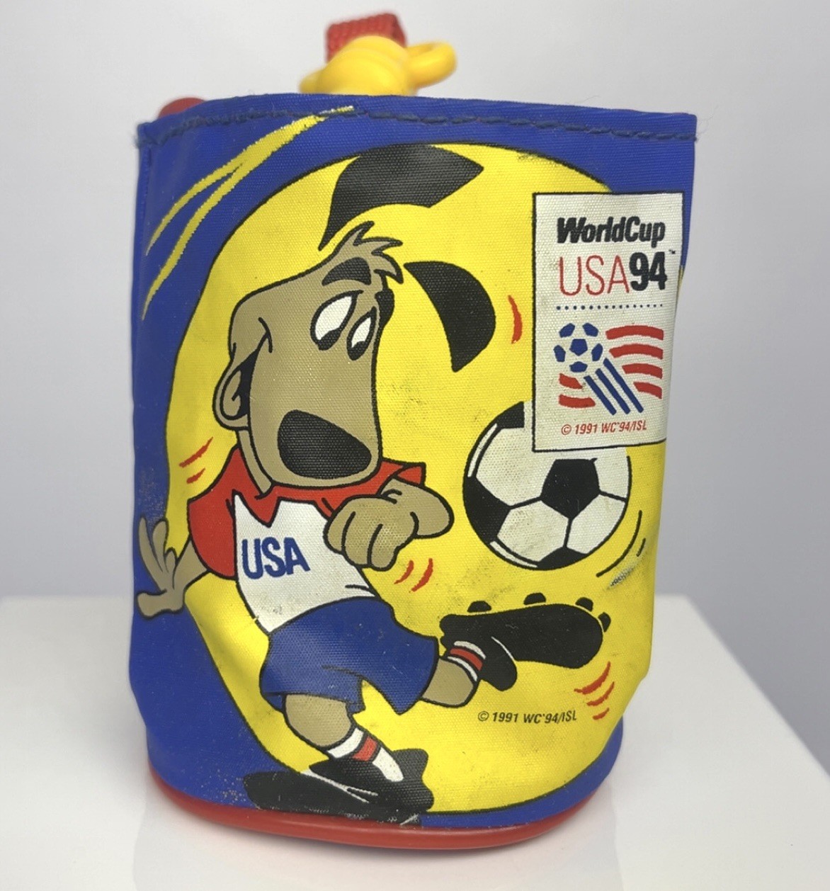 Vtg World Cup 1994 USA Soccer Football Dog Mascot Striker Figure & Keychain bag
